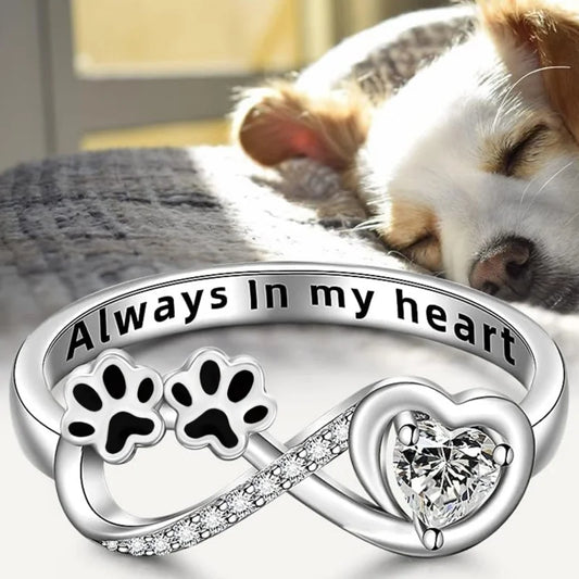 Elara™ | Anillo infinito de corazón con pata