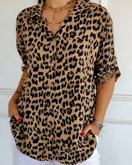 Blusa de moda con estampado de leopardo