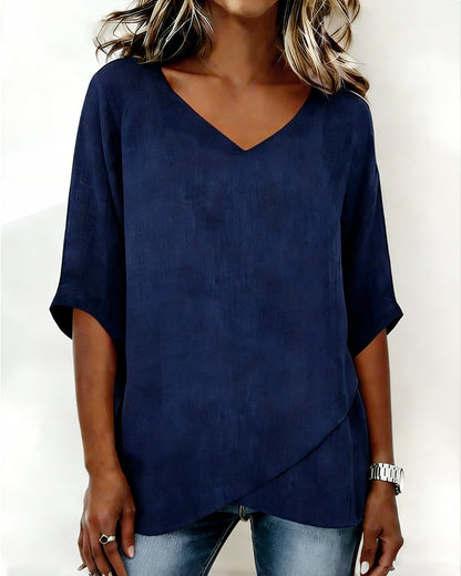 Top irregular con cuello en V