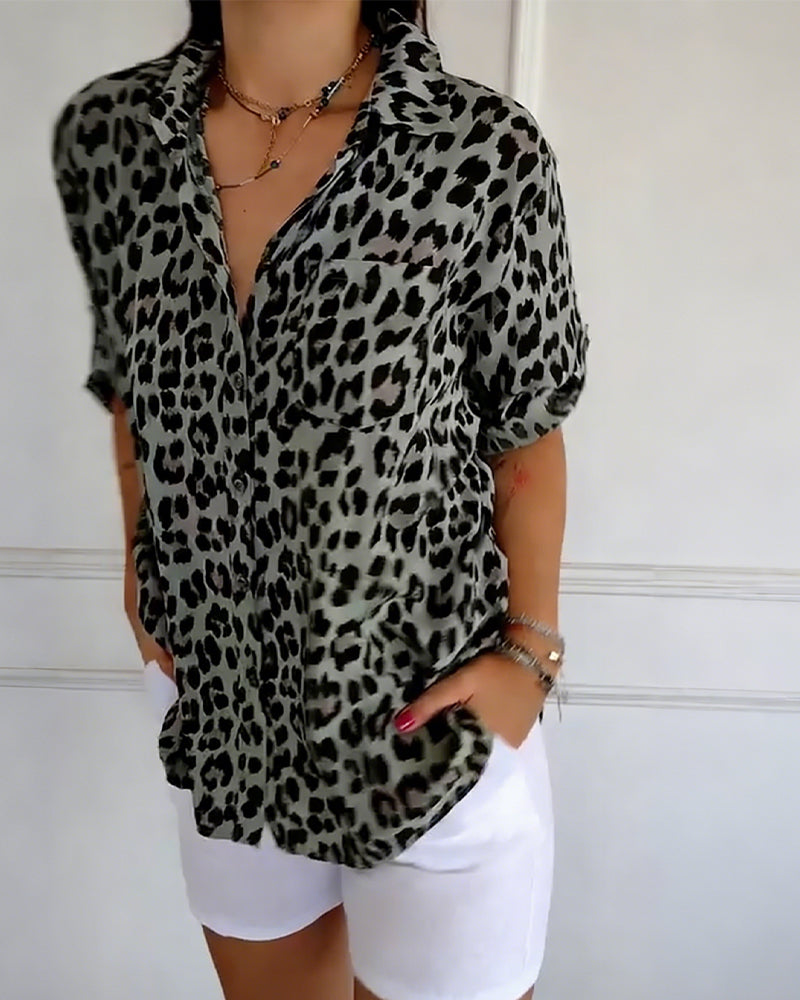 Blusa de moda con estampado de leopardo