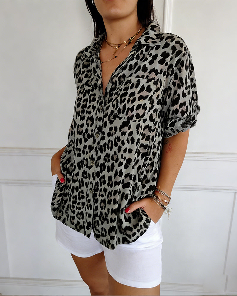 Blusa de moda con estampado de leopardo