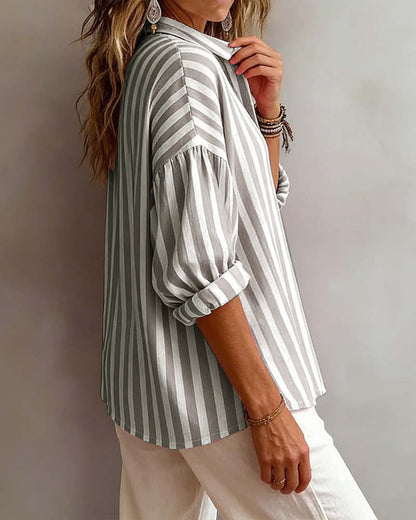 Blusa amplia de rayas con cuello