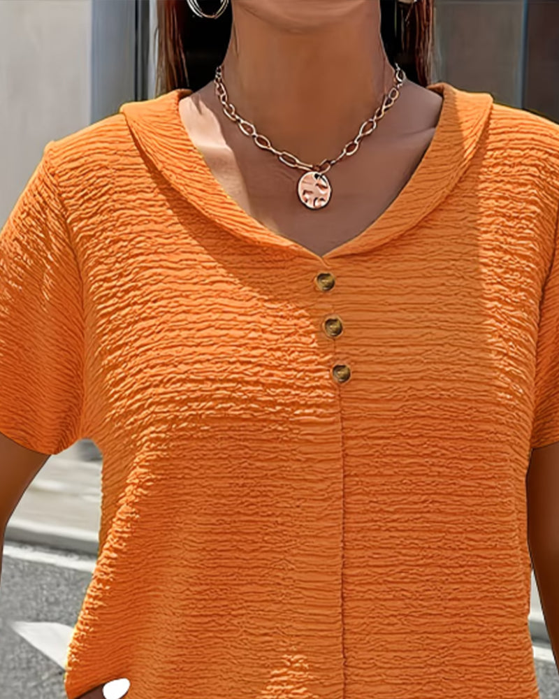 Camiseta con cuello Peter Pan y botones