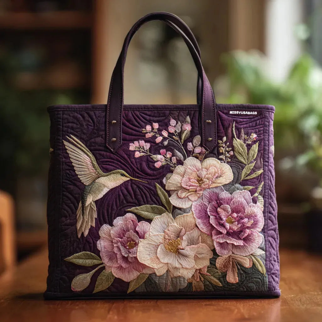 Bolso Acolchado Artesanal Morado con Colibrí y Orquídeas