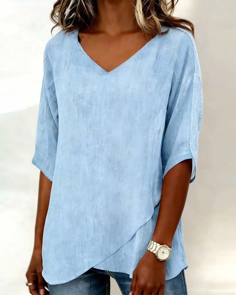 Top irregular con cuello en V